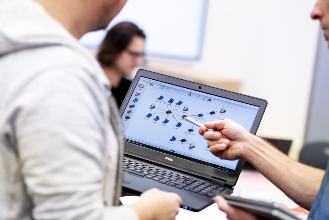 Spielerisch Lernen mit "Scratch" (Foto: Universit&auml;t Passau: CC BY 4.0: https://creativecommons.org/licenses/by/4.0/)