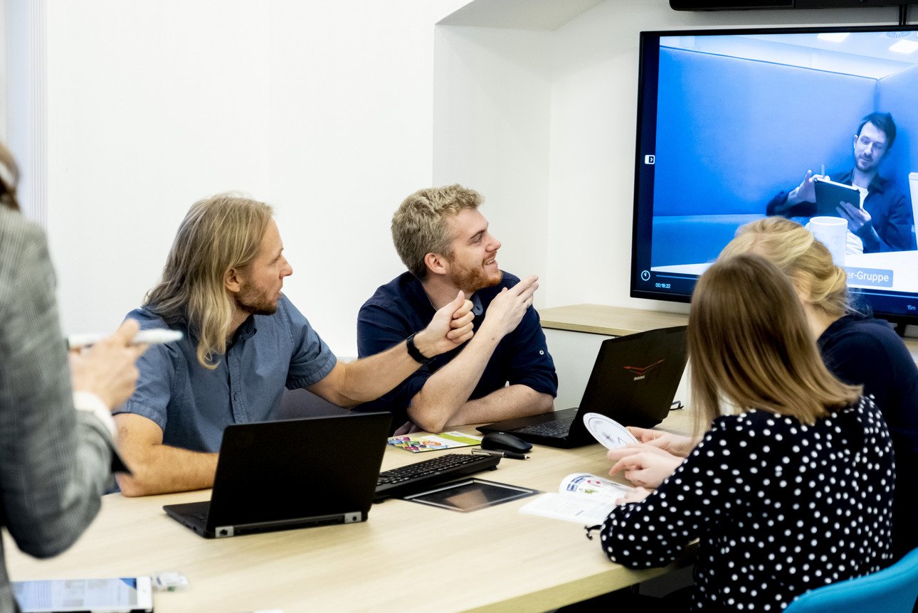 Digitaler Austausch zwischen Kleingruppen (Foto: Universit&auml;t Passau: CC BY 4.0: https://creativecommons.org/licenses/by/4.0/)
