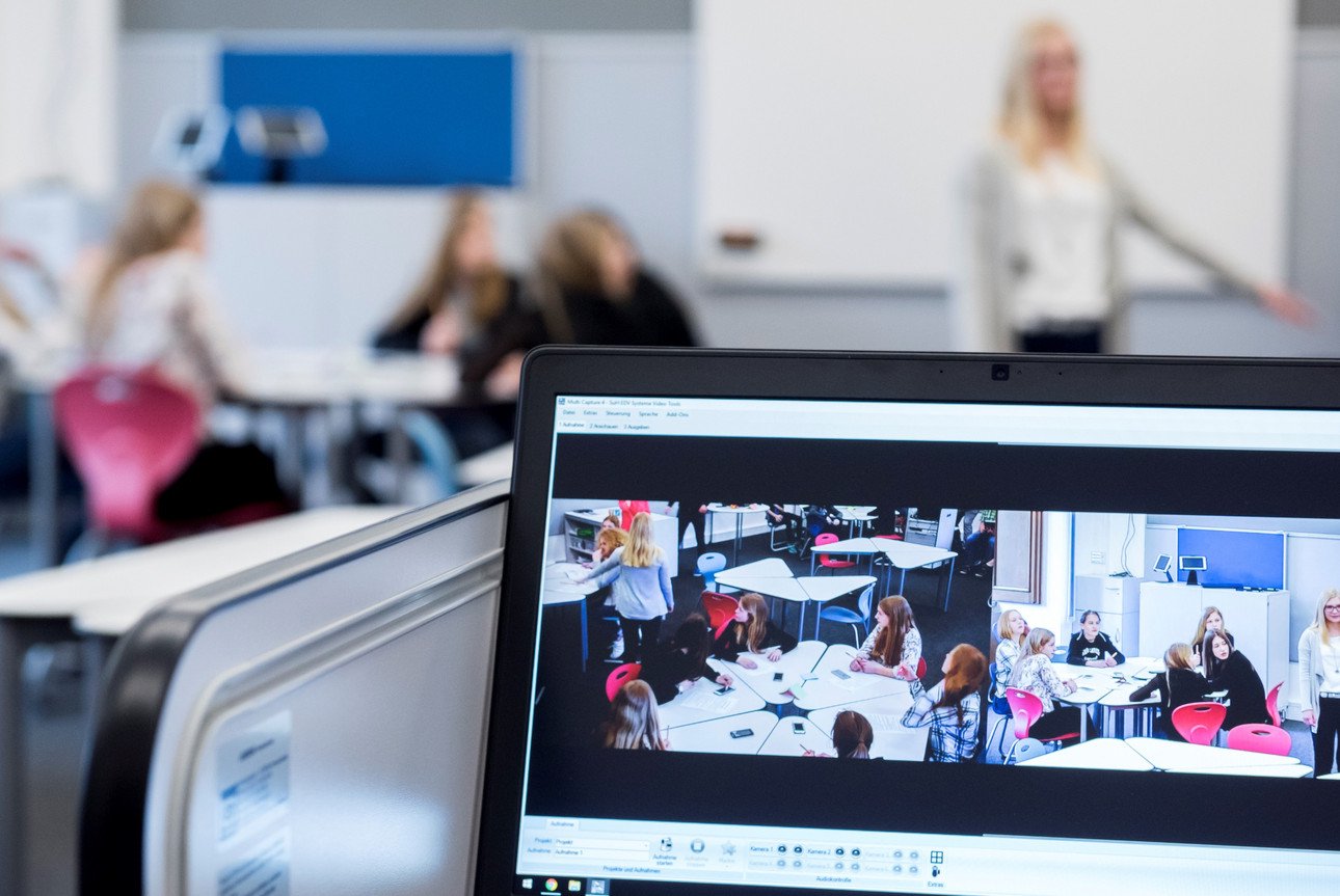 Unterrichtssituation im DiLab-Klassenzimmer (Foto: Universit&auml;t Passau)